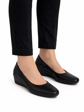 Piccadilly Black Women's Shoes Wedge Heel Flats Sz 36